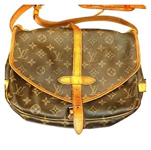 🔥HOT🔥 LOUIS VUITTON Crossbody Monogram Saumur 30